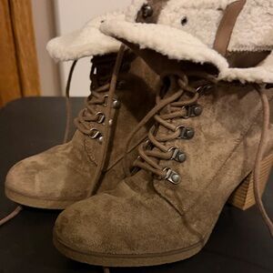 Kaari Blue Tan Suede Heeled Boots